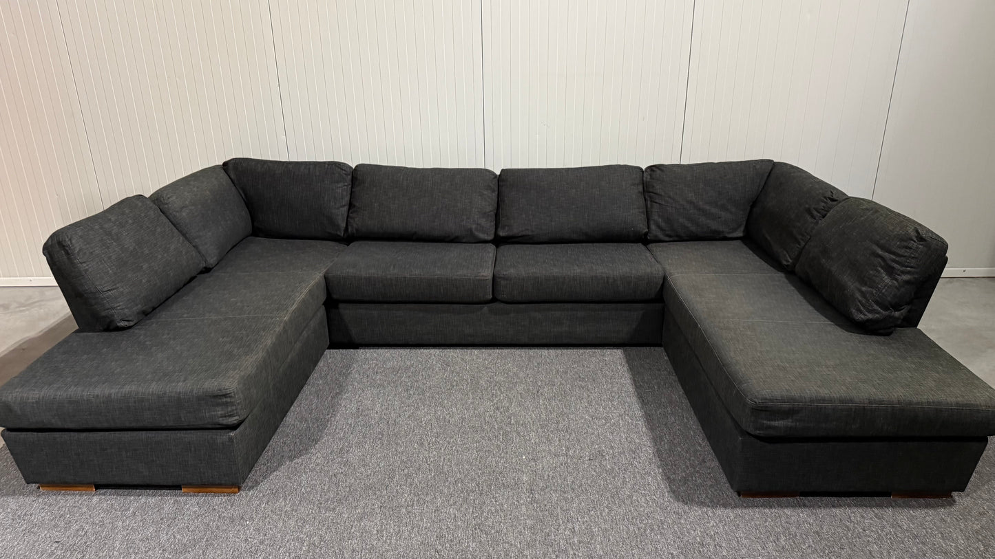 Stor svart U-soffa