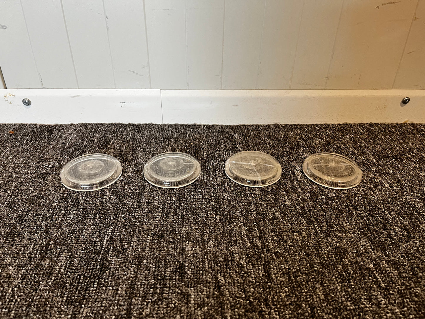 Möbelunderlägg i plast