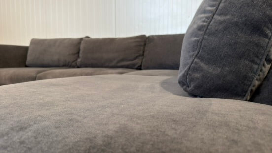 Begagnad mörkgrå Bellus soffa med divan
