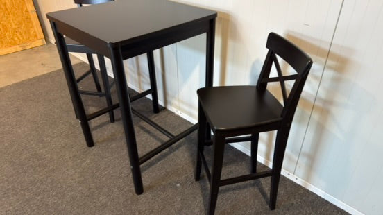 Begagnat svart IKEA Rönninge barbord med stolar