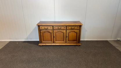 Begagnad mörkbrun byrå skänk sideboard