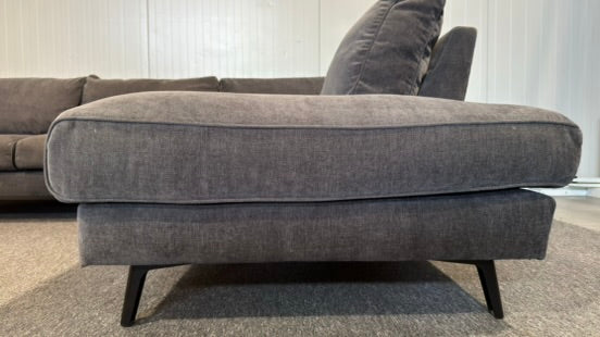 Begagnad mörkgrå Bellus soffa med divan