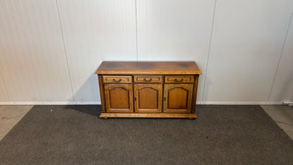 Begagnad mörkbrun byrå skänk sideboard