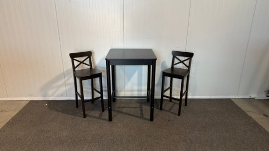 Begagnat svart IKEA Rönninge barbord med stolar