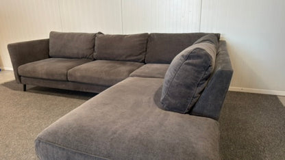 Begagnad mörkgrå Bellus soffa med divan