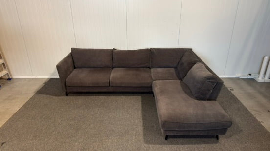 Begagnad mörkgrå Bellus soffa med divan