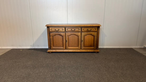 Begagnad mörkbrun byrå skänk sideboard