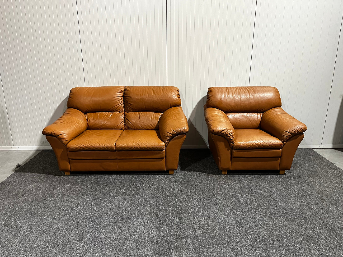 Soffgrupp i brun orange ton