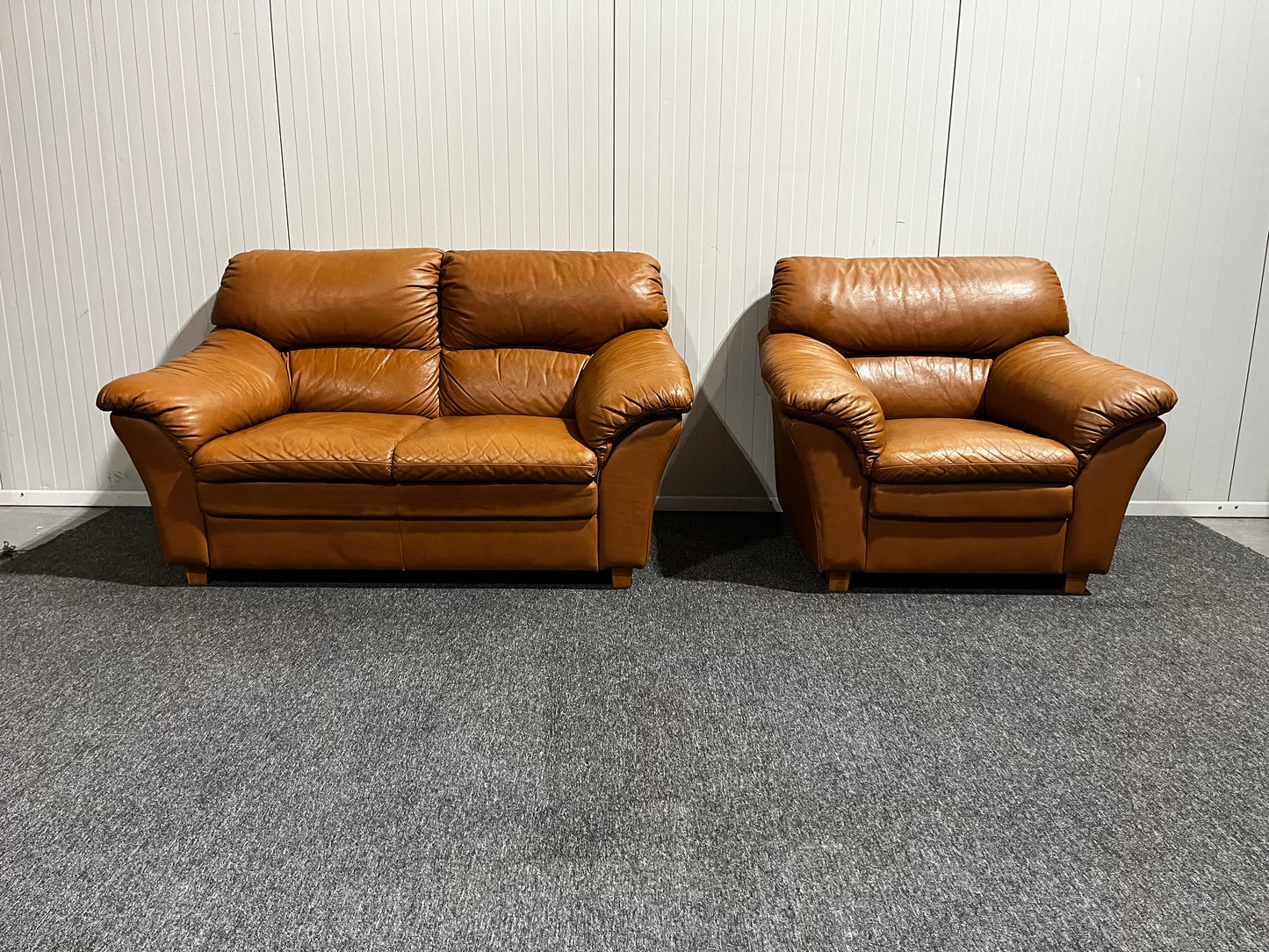 Soffgrupp i brun orange ton