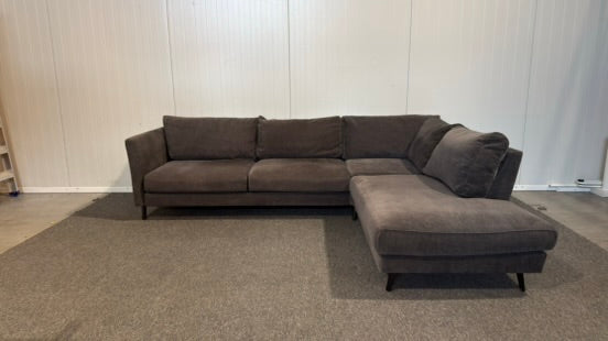 Begagnad mörkgrå Bellus soffa med divan