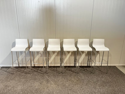 Begagnad IKEA barstolar i vit färg – 6 st