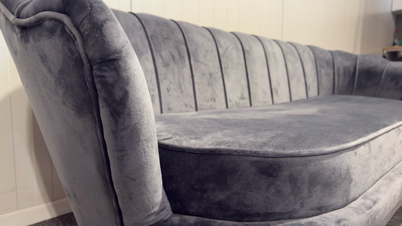 Begagnad grå Venture Design soffa
