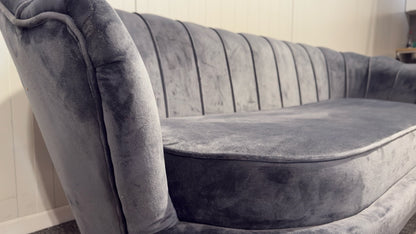 Begagnad grå Venture Design soffa