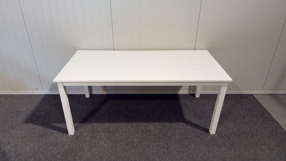 Matbord Venture Design i nyskick