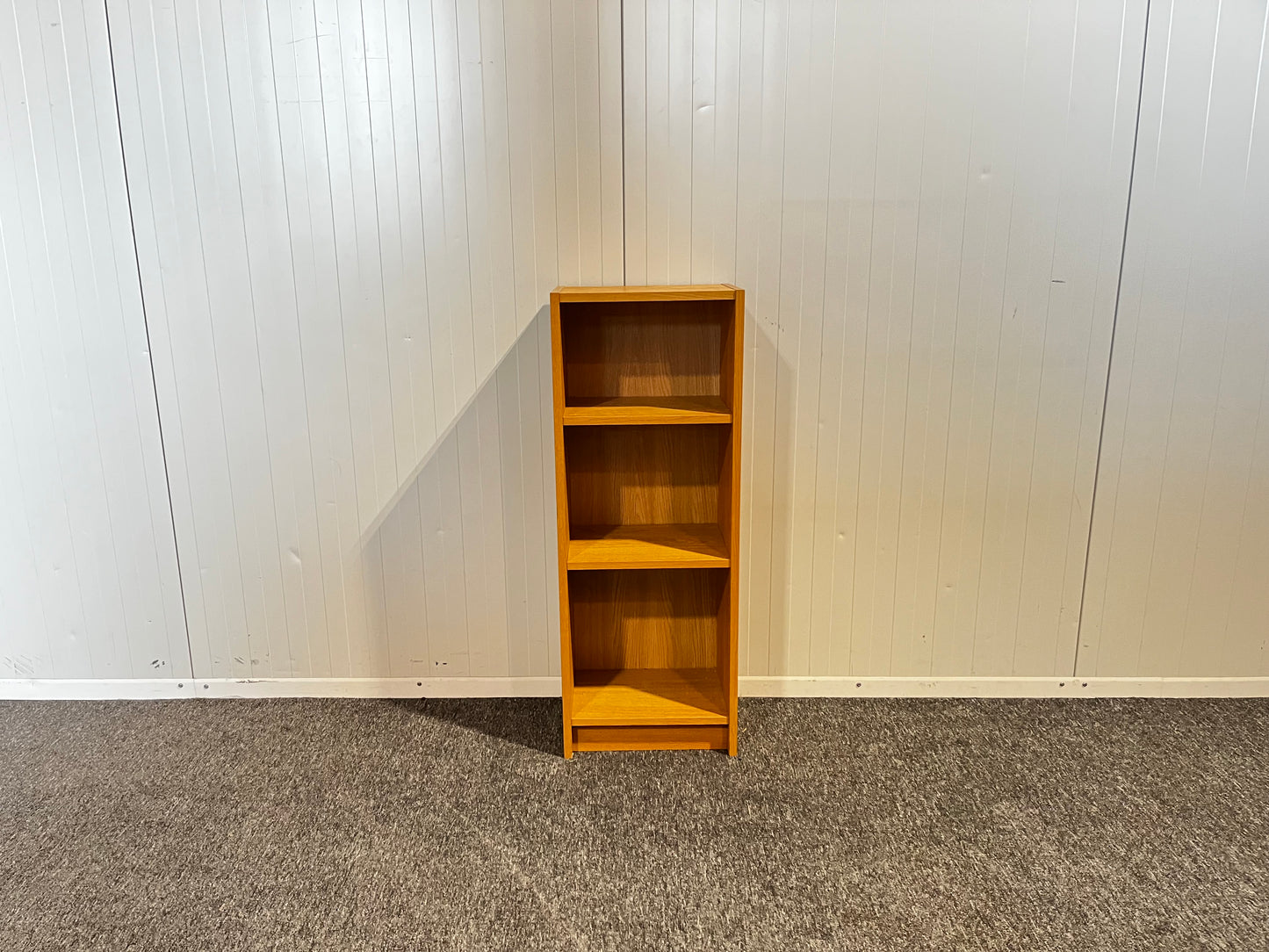 Begagnad IKEA BILLY bokhylla i träfärgat utförande