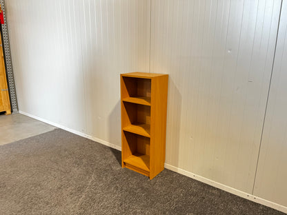 Begagnad IKEA BILLY bokhylla i träfärgat utförande