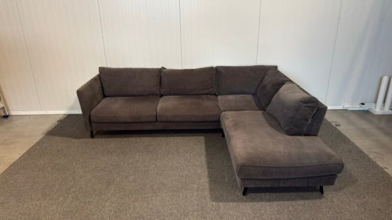 Begagnad mörkgrå Bellus soffa med divan