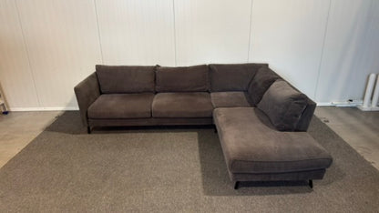 Begagnad mörkgrå Bellus soffa med divan