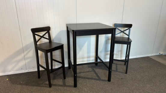 Begagnat svart IKEA Rönninge barbord med stolar