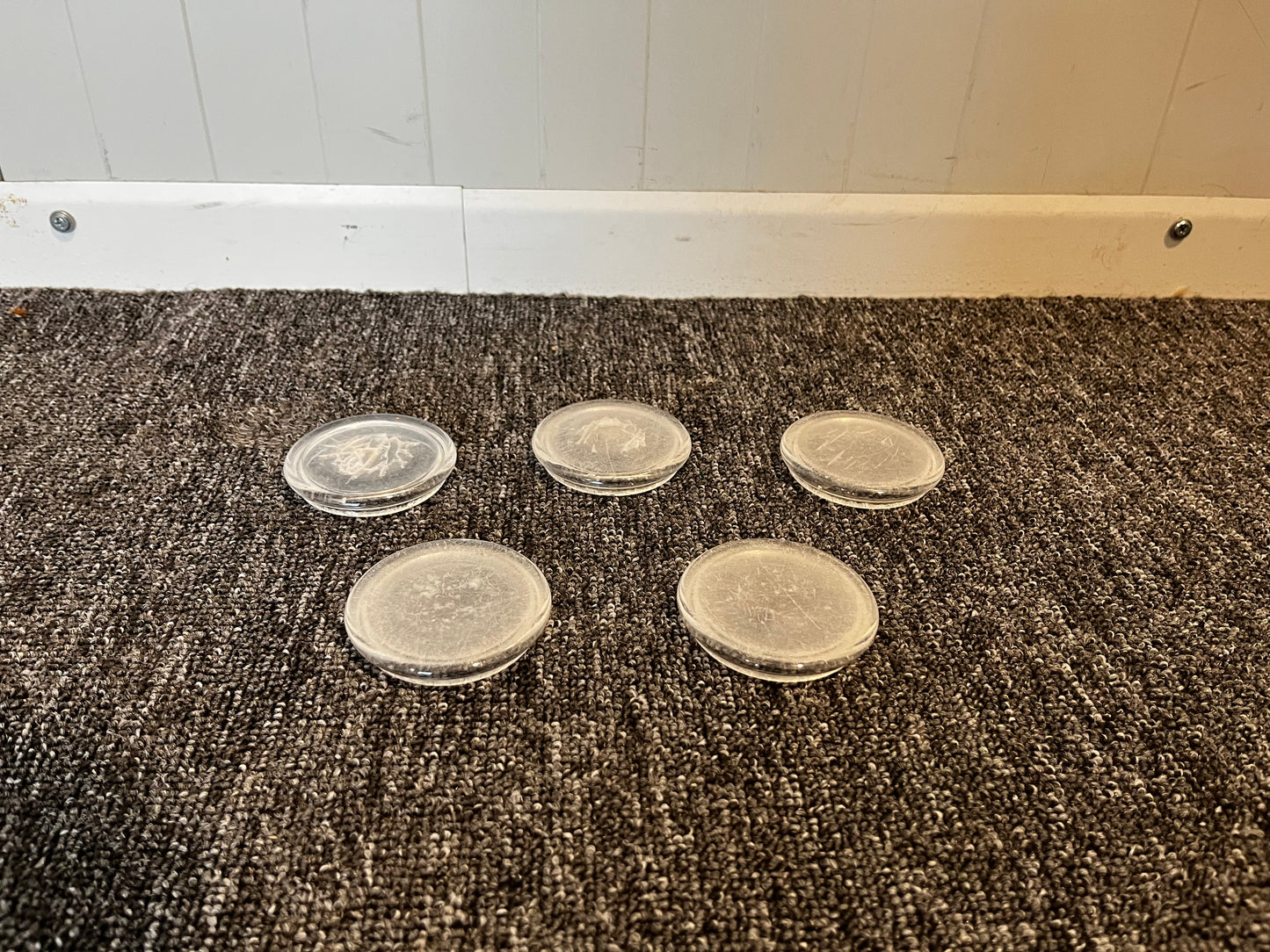 Möbelunderlägg i plast