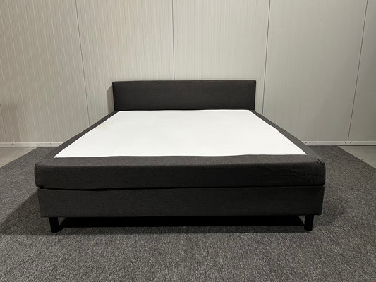 180 cm säng med gavel