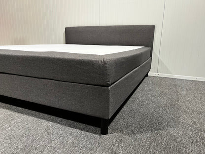 180 cm säng med gavel