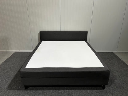 180 cm säng med gavel