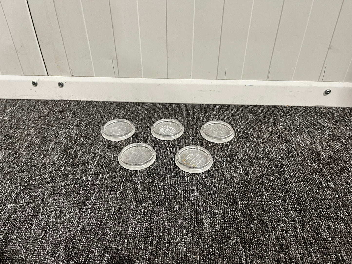 Plastmöbelunderlägg – 5 stycken