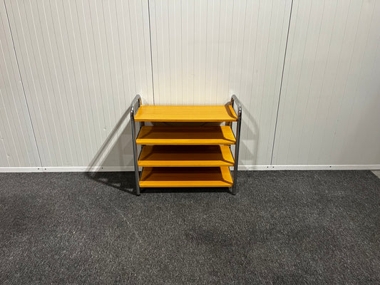 Hylla med fyra hyllplan och kromade ben