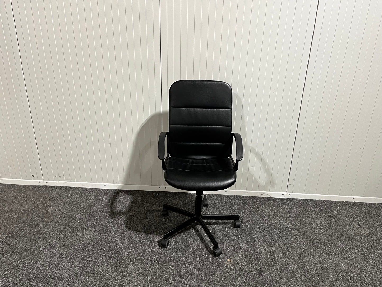 Svart kontorsstol IKEA TORKEL