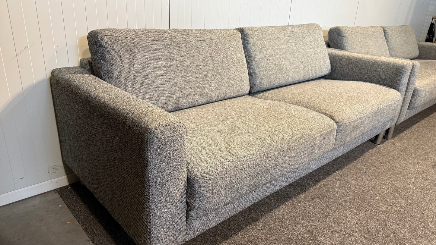 Begagnade grå IKEA tvåsitssoffor i gott skick
