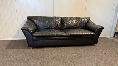 Begagnad svart 3-sits lädersoffa