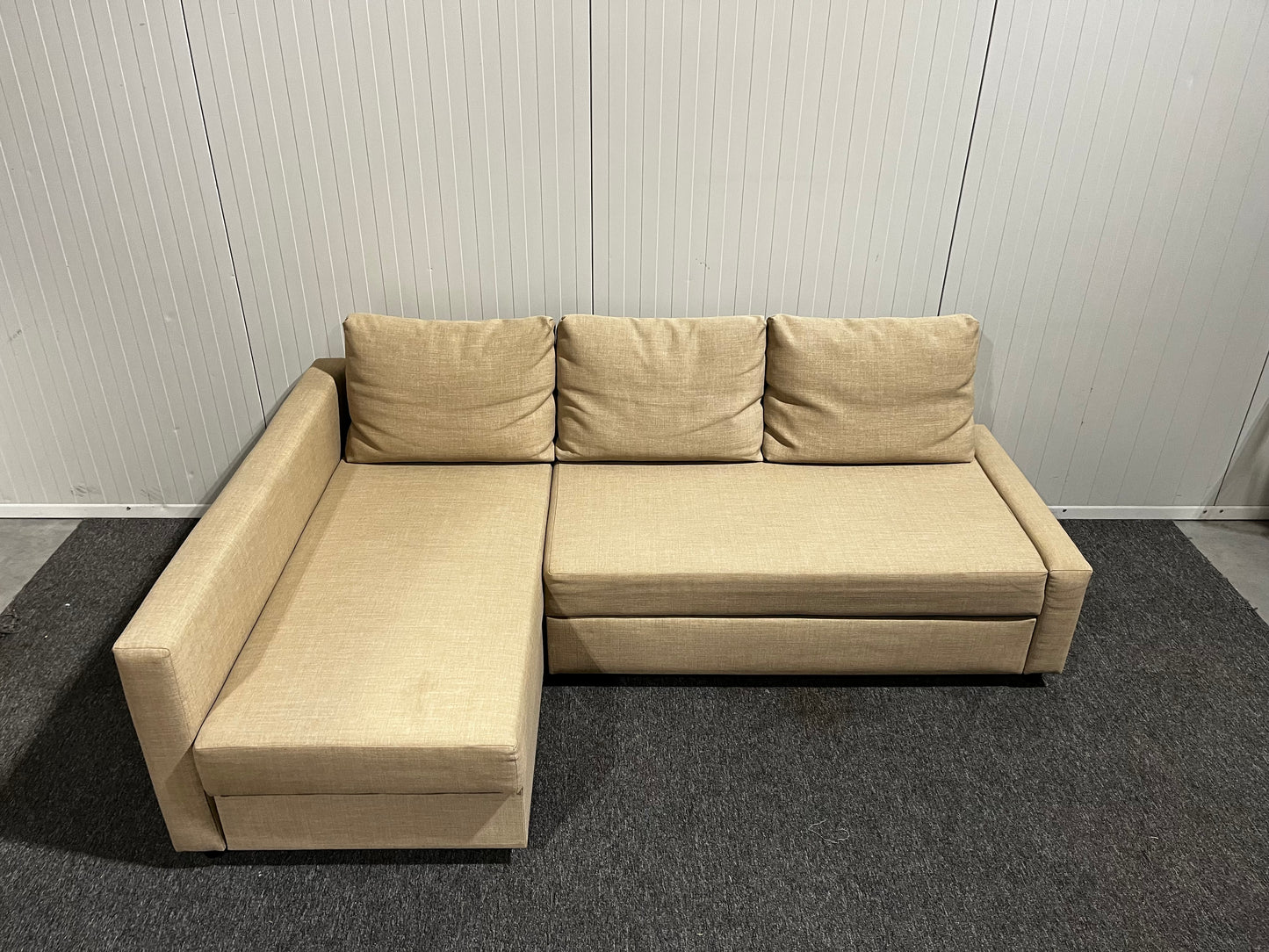 IKEA FRIHETEN bäddsoffa med schäslong i beige