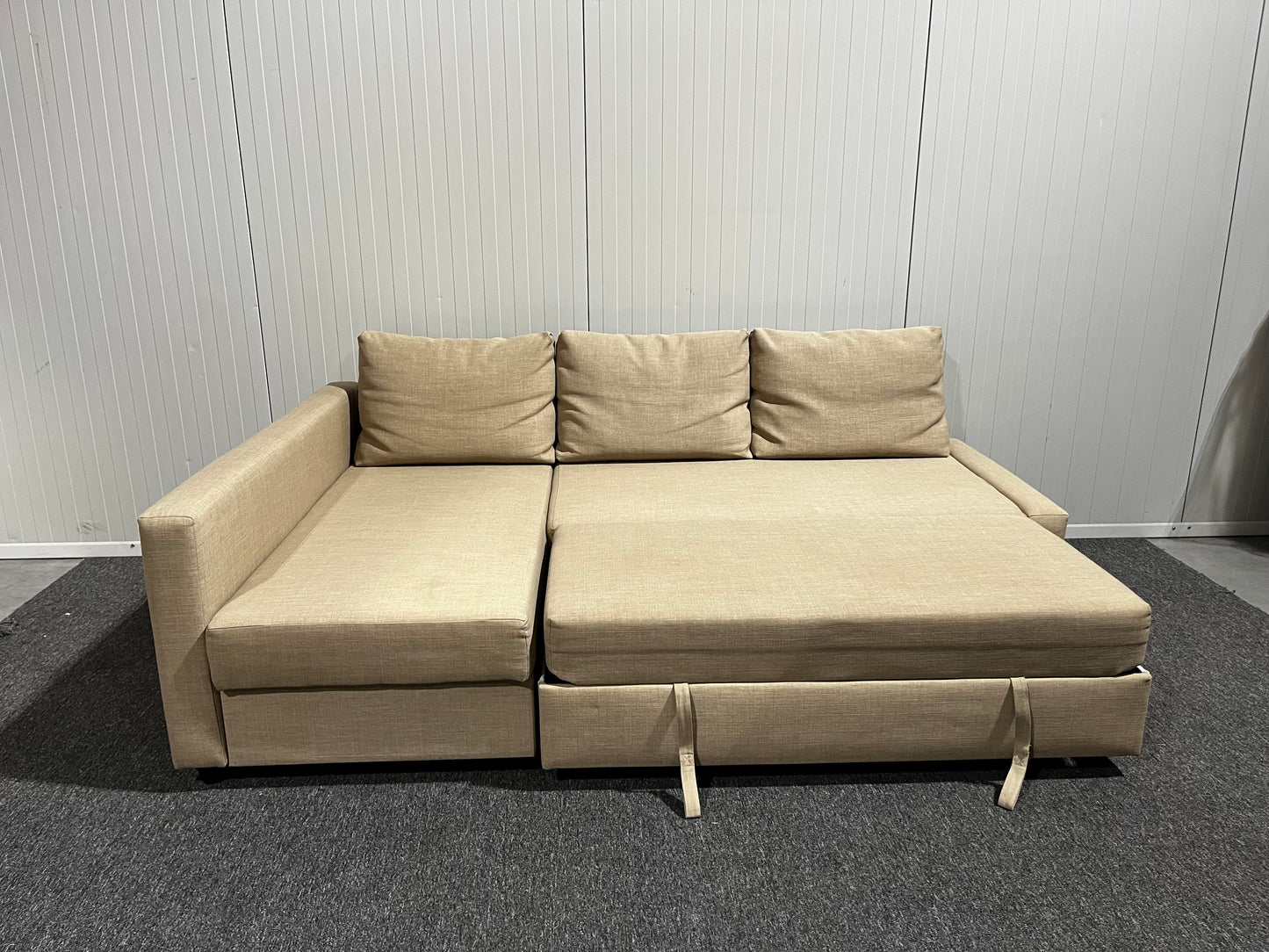 IKEA FRIHETEN bäddsoffa med schäslong i beige