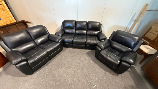 Begagnad svart recliner-soffa 3-sits i läder