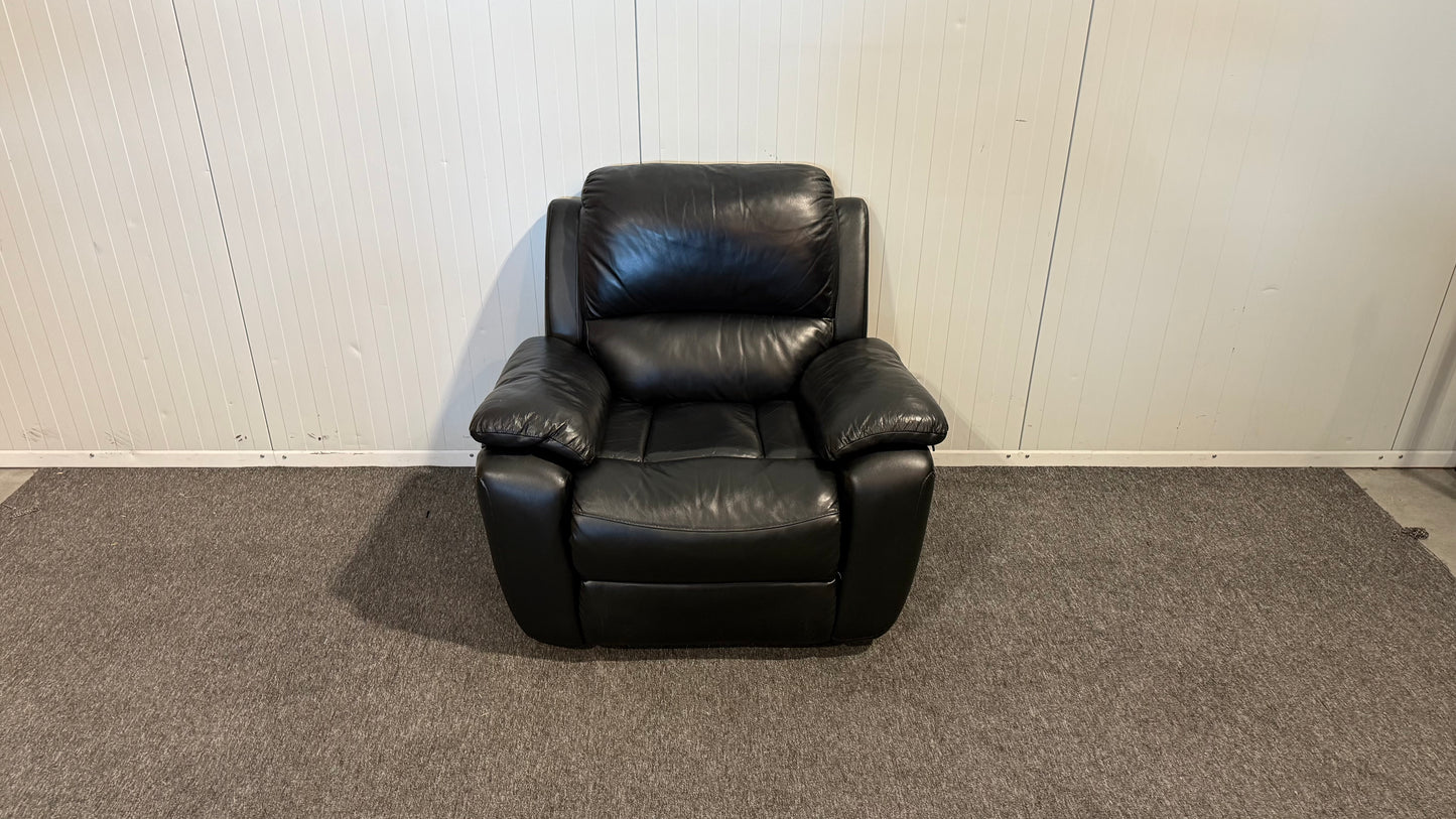 Begagnad svart recliner-fåtölj i läder