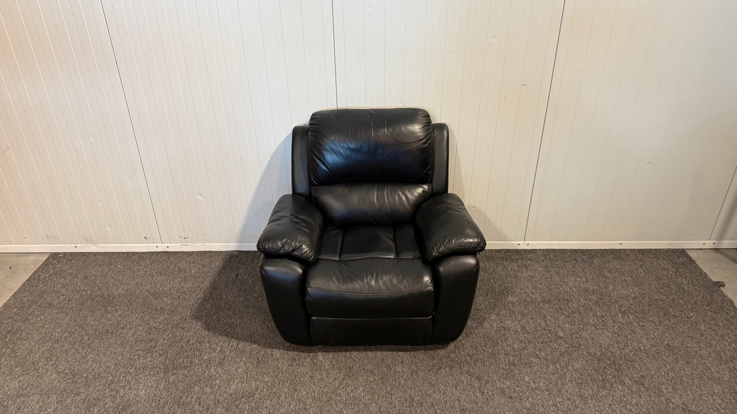 Begagnad svart recliner-fåtölj i läder