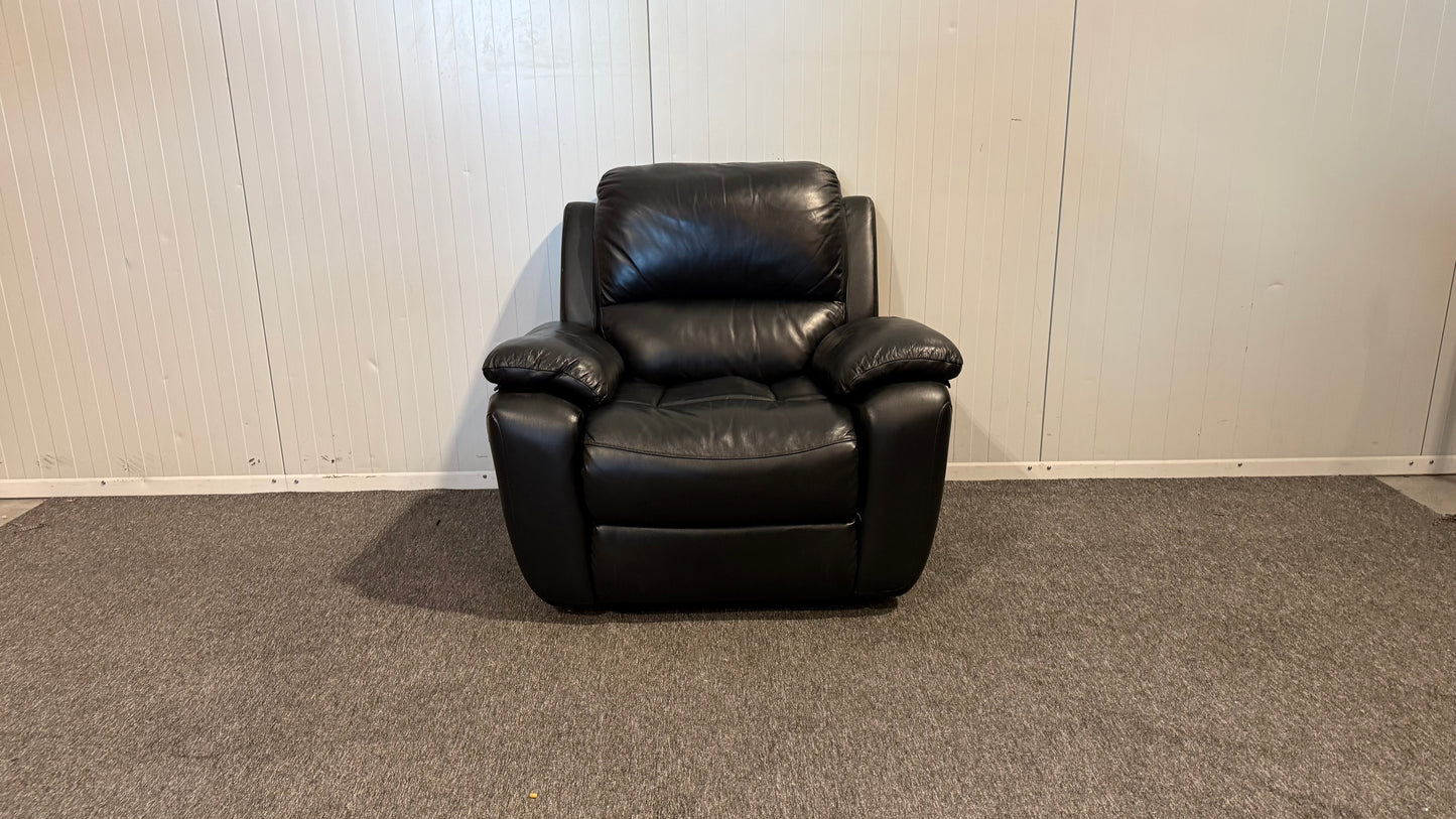 Begagnad svart recliner-fåtölj i läder