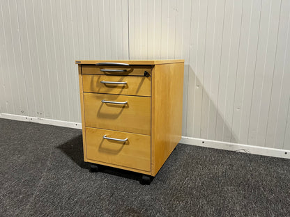 Hurtsskåp från Edsbyn – kompakt och praktisk förvaring