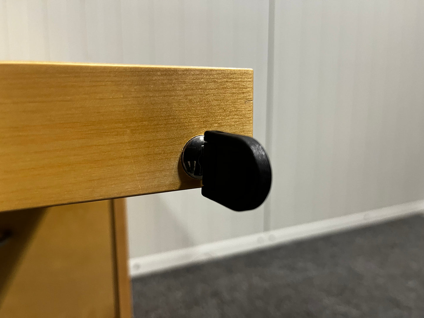 Hurtsskåp från Edsbyn – kompakt och praktisk förvaring