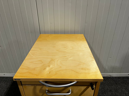 Hurtsskåp från Edsbyn – kompakt och praktisk förvaring