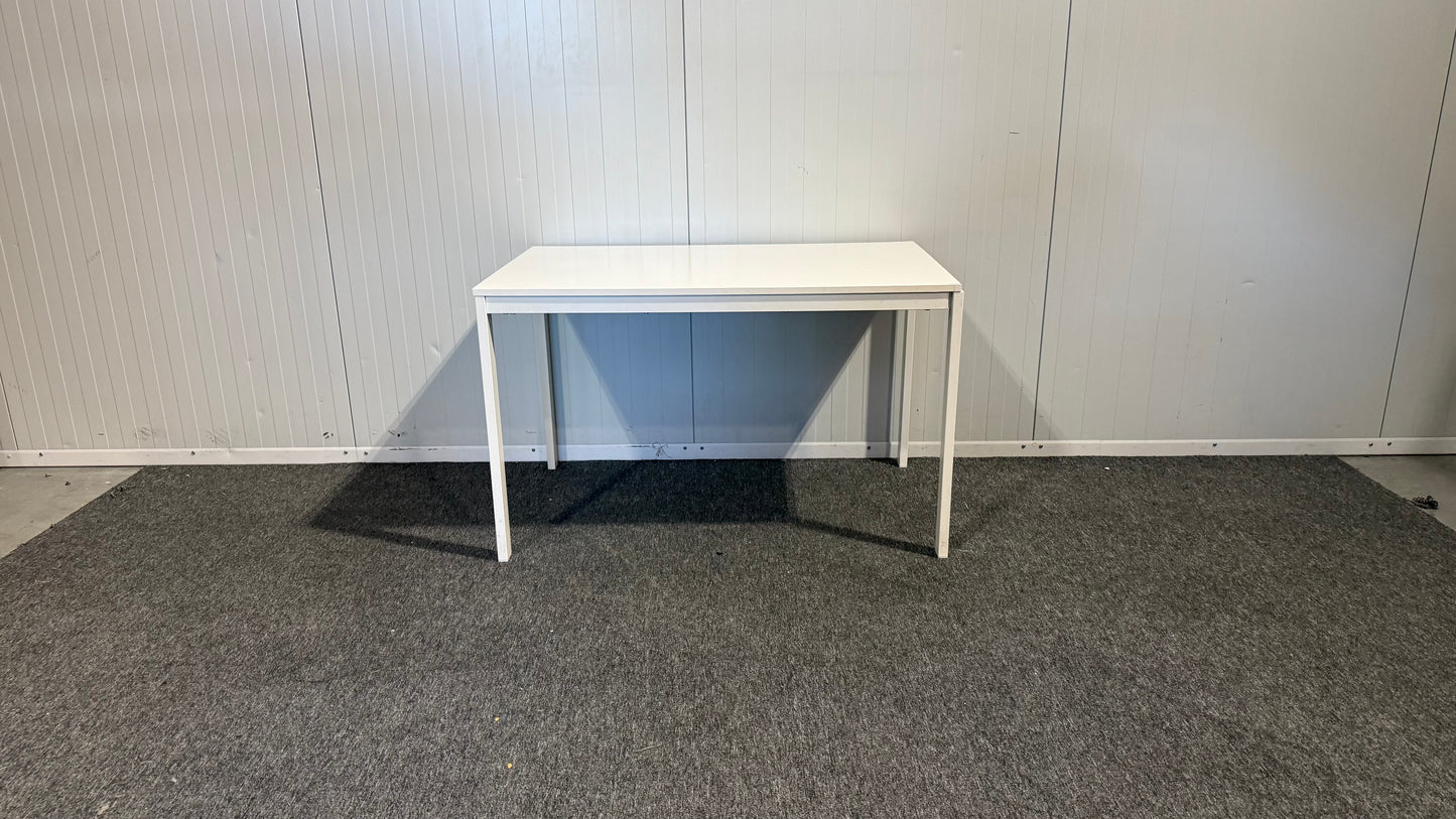 Begagnat vitt IKEA-bord med utfällbar skiva