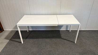 Begagnat vitt IKEA-bord med utfällbar skiva