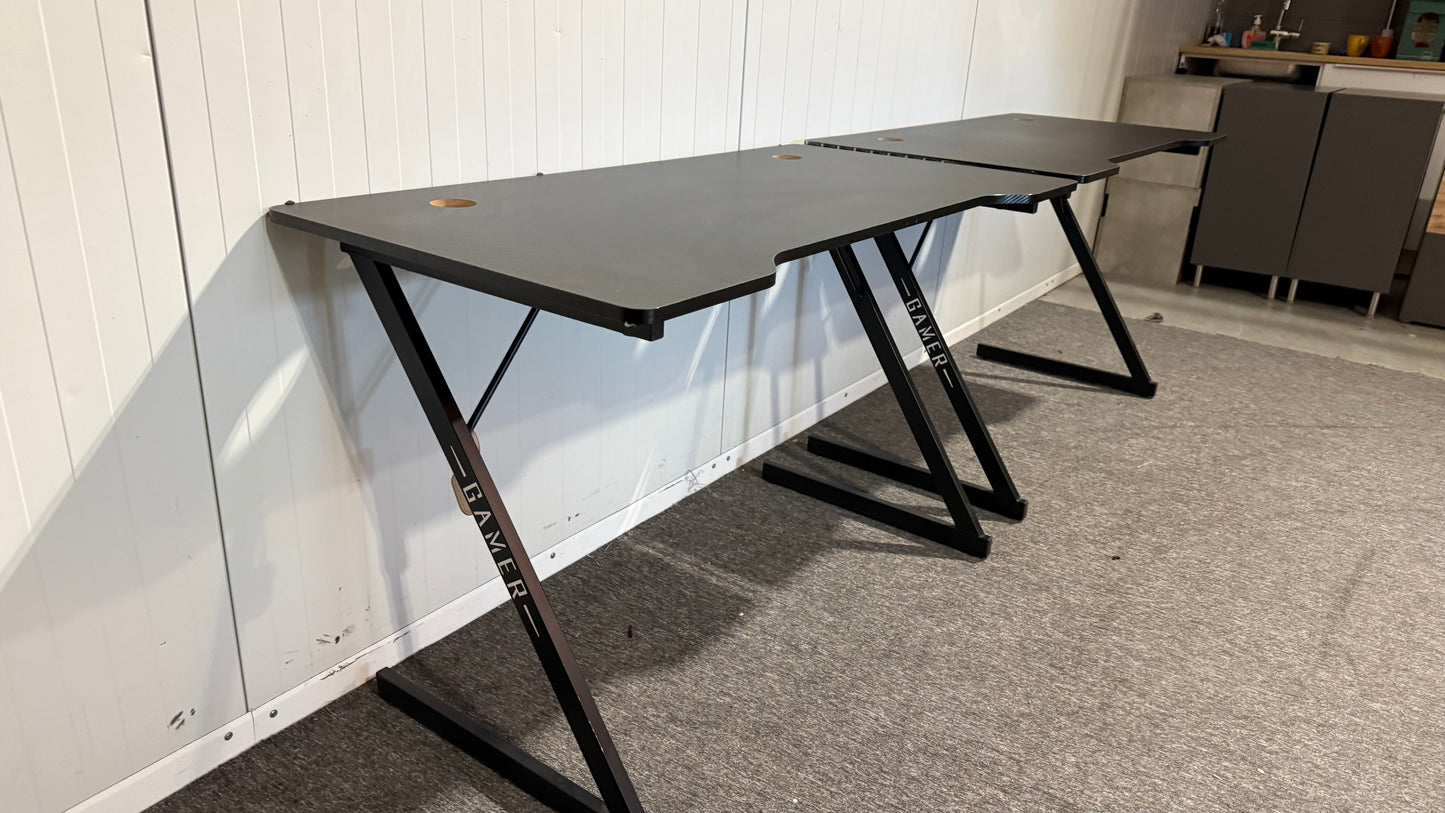 Begagnat gaming-bord / skrivbord