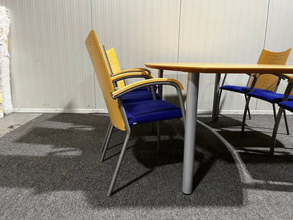 Konferensbord med 6 stolar från EFG
