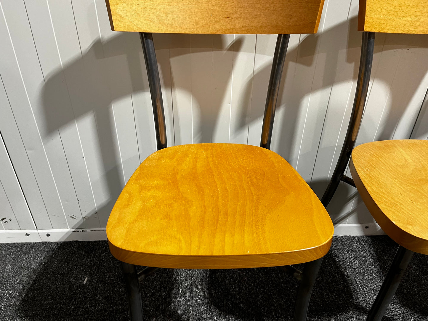 Fyra gedigna stolar till matbord i gott skick