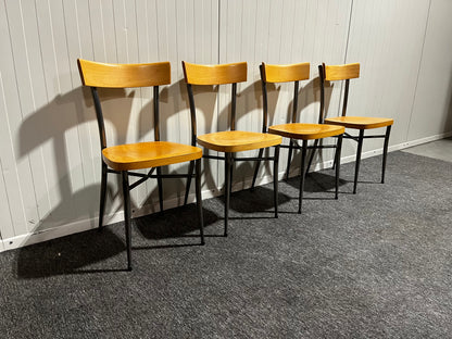 Fyra gedigna stolar till matbord i gott skick