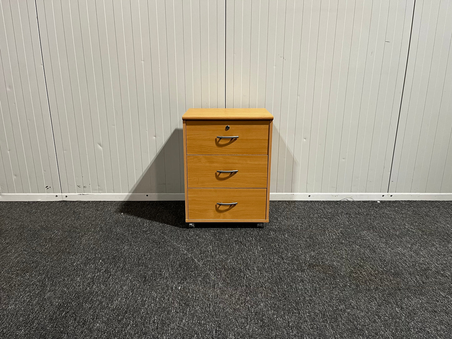 Hurts för kontor med praktisk förvaring