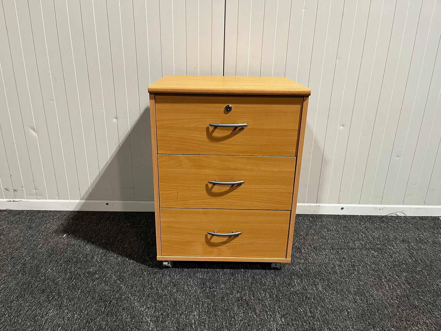 Hurts för kontor med praktisk förvaring