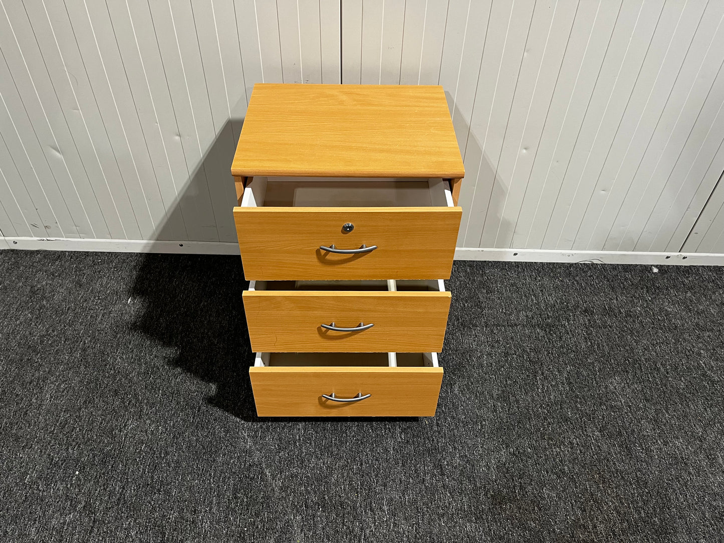 Hurts för kontor med praktisk förvaring